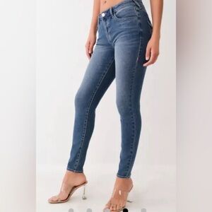True Religion Jennie Curvy Mid Rise Super Skinny Jeans Size 29